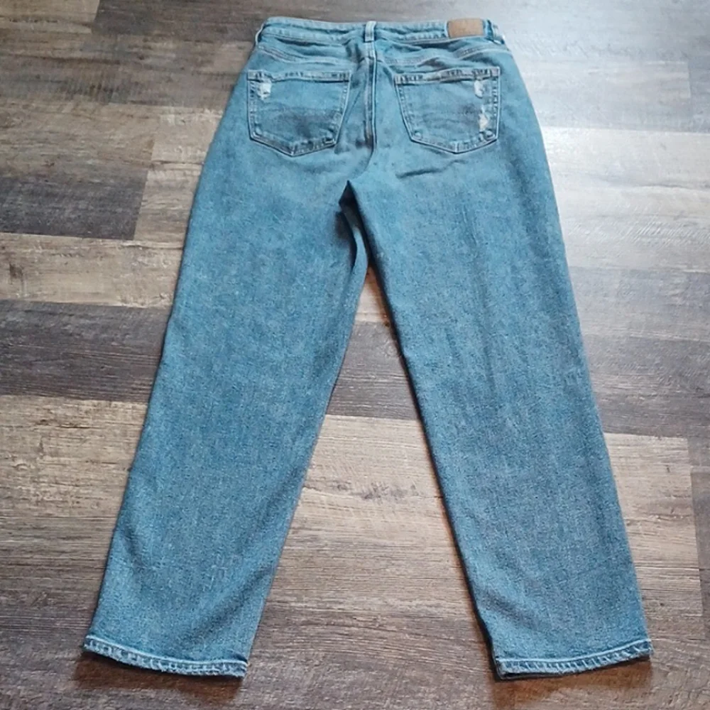 American Eagle Mom Straight Jean - Picture 2 of 9
